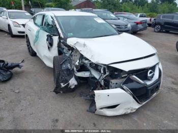  Salvage Nissan Maxima