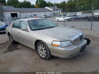  Salvage Lincoln Towncar