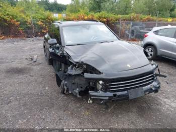  Salvage Porsche Cayenne