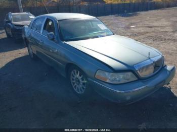  Salvage Lincoln Towncar