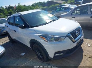  Salvage Nissan Kicks