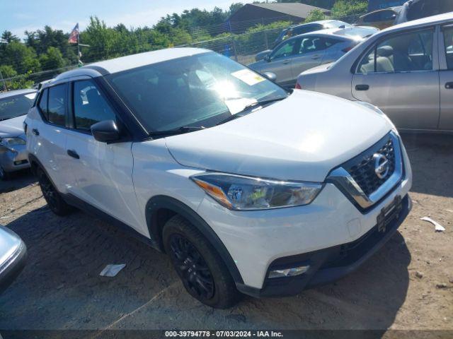  Salvage Nissan Kicks