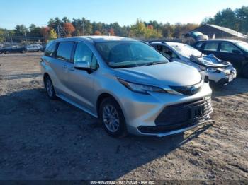  Salvage Toyota Sienna