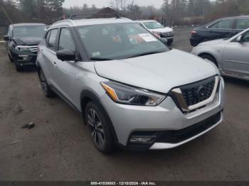  Salvage Nissan Kicks