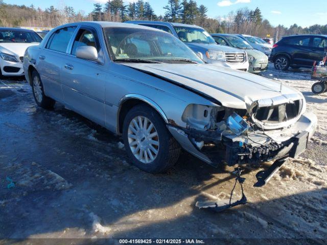  Salvage Lincoln Towncar