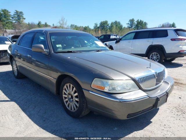  Salvage Lincoln Towncar