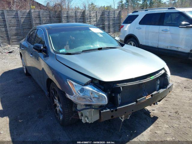  Salvage Nissan Maxima