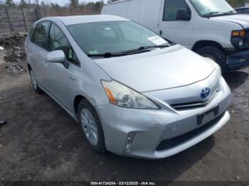  Salvage Toyota Prius v