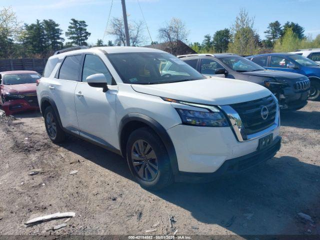  Salvage Nissan Pathfinder
