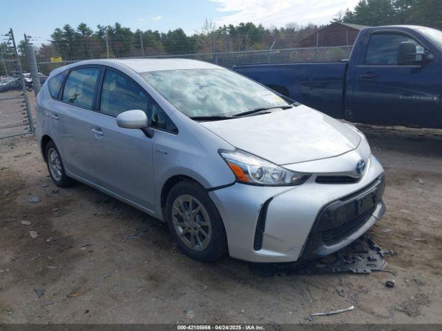  Salvage Toyota Prius v