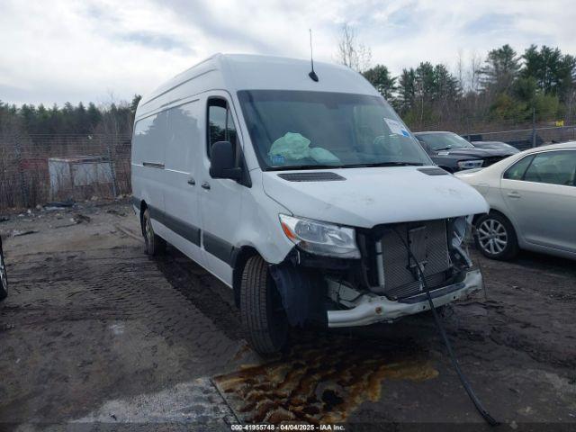  Salvage Mercedes-Benz Sprinter 2500