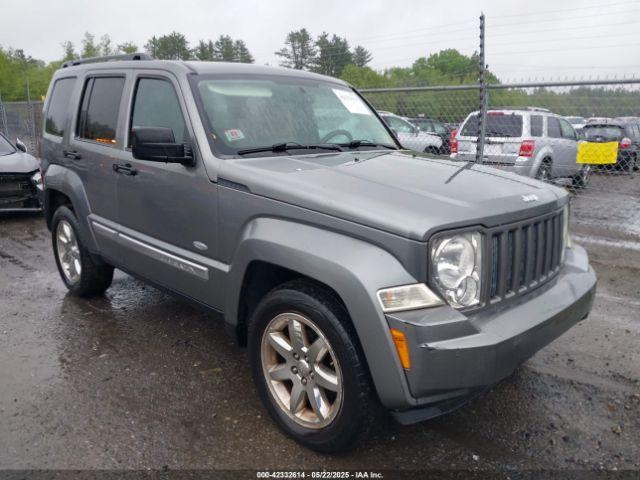  Salvage Jeep Liberty