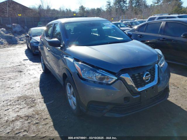  Salvage Nissan Kicks
