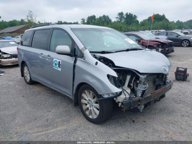  Salvage Toyota Sienna