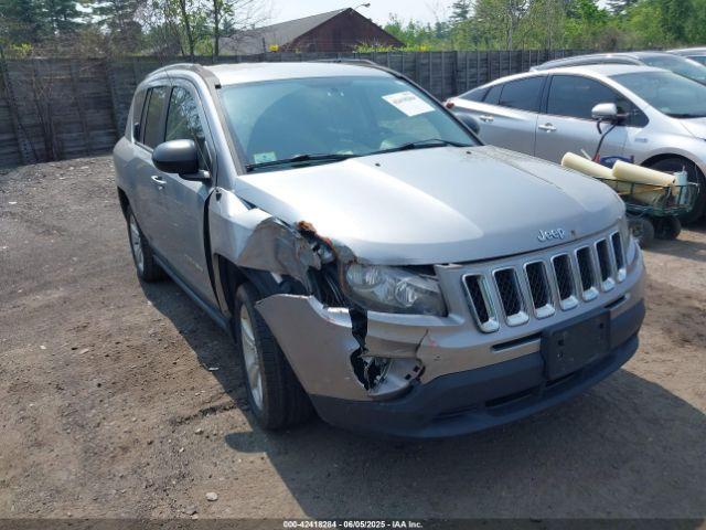  Salvage Jeep Compass