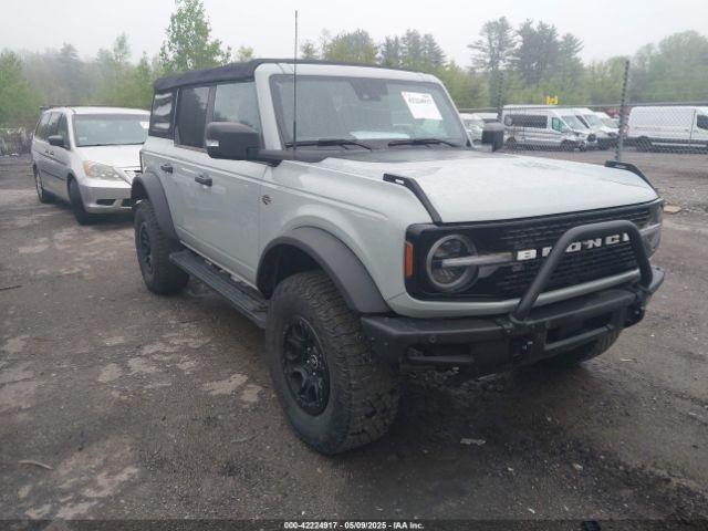  Salvage Ford Bronco