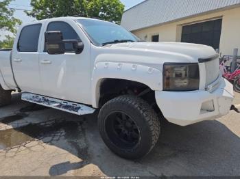  Salvage Chevrolet Silverado 2500