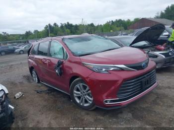  Salvage Toyota Sienna