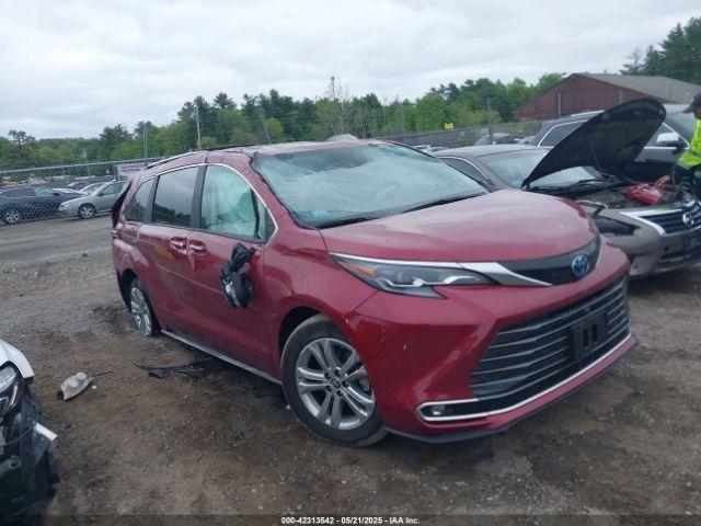  Salvage Toyota Sienna