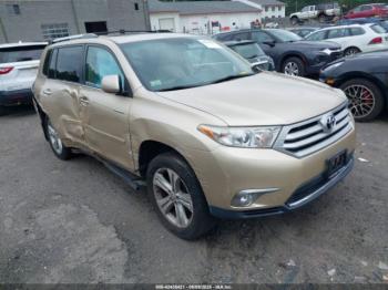  Salvage Toyota Highlander