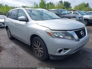  Salvage Nissan Pathfinder