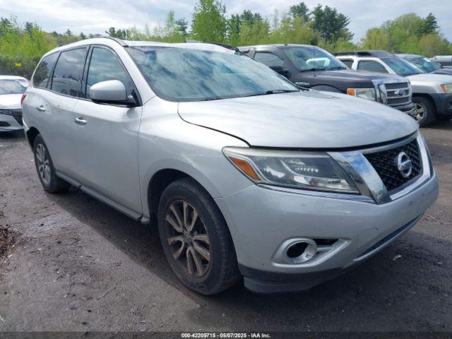  Salvage Nissan Pathfinder