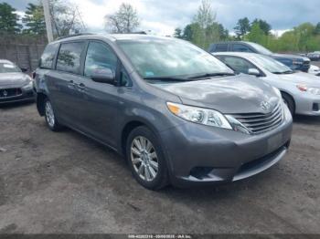  Salvage Toyota Sienna