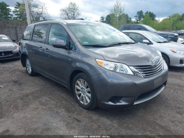  Salvage Toyota Sienna