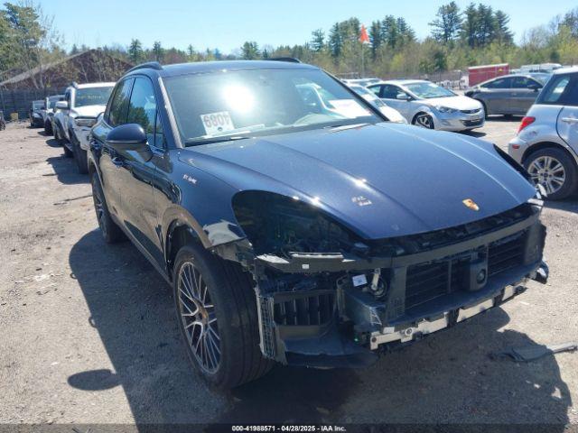  Salvage Porsche Cayenne