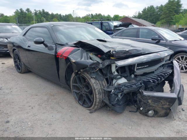  Salvage Dodge Challenger