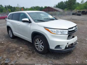  Salvage Toyota Highlander