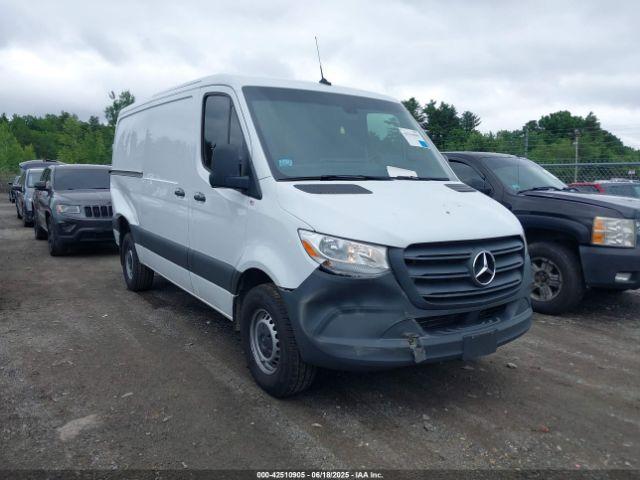  Salvage Mercedes-Benz Sprinter 2500
