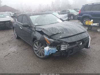  Salvage Nissan Altima