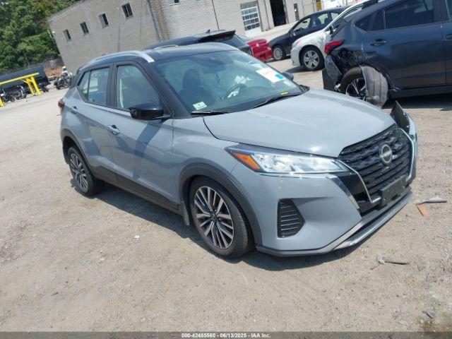  Salvage Nissan Kicks