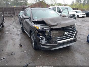  Salvage Hyundai TUCSON