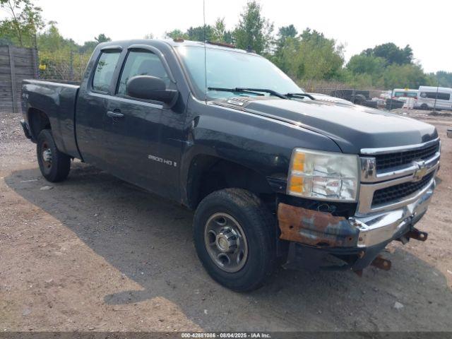  Salvage Chevrolet Silverado 2500