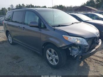  Salvage Toyota Sienna