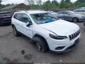  Salvage Jeep Cherokee