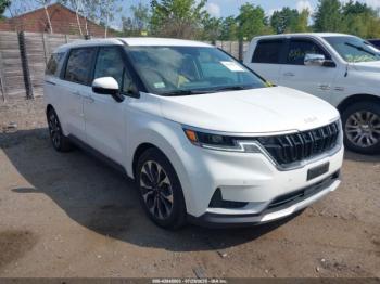  Salvage Kia Carnival