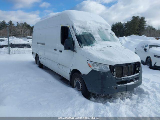  Salvage Mercedes-Benz Sprinter 2500
