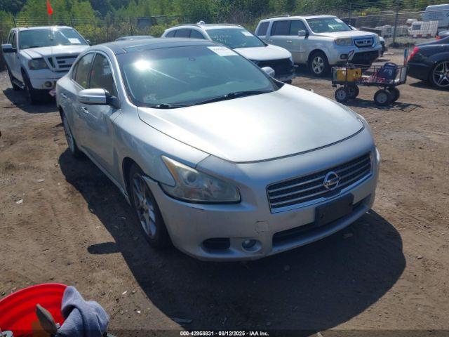  Salvage Nissan Maxima