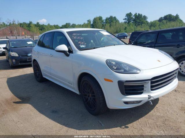 Salvage Porsche Cayenne