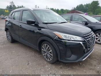  Salvage Nissan Kicks