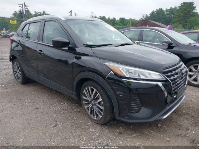  Salvage Nissan Kicks