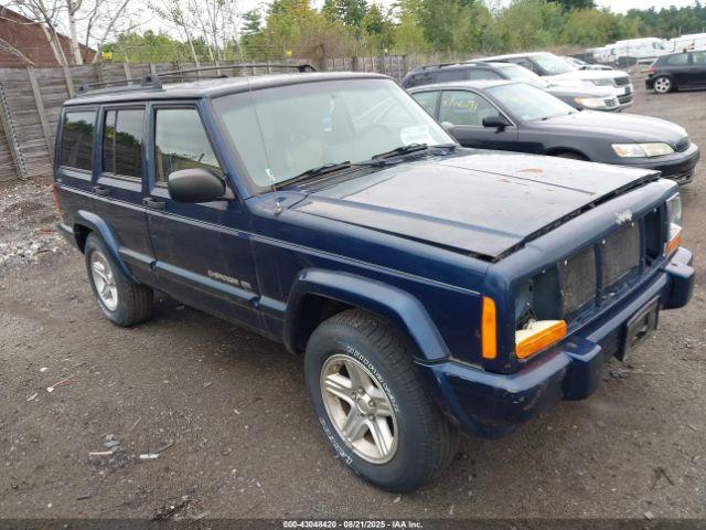  Salvage Jeep Cherokee