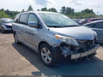  Salvage Toyota Sienna
