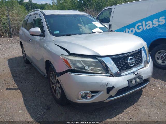  Salvage Nissan Pathfinder