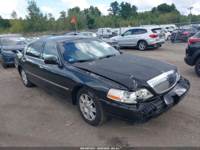  Salvage Lincoln Towncar