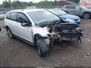  Salvage Volkswagen Golf