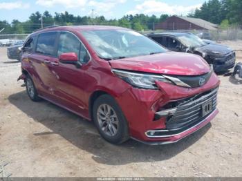  Salvage Toyota Sienna